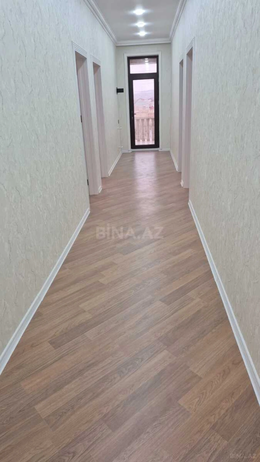 Satılır 6 otaqlı həyət evi 250 m²