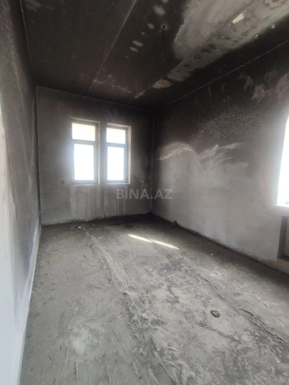 Satılır 7 otaqlı həyət evi 390 m²