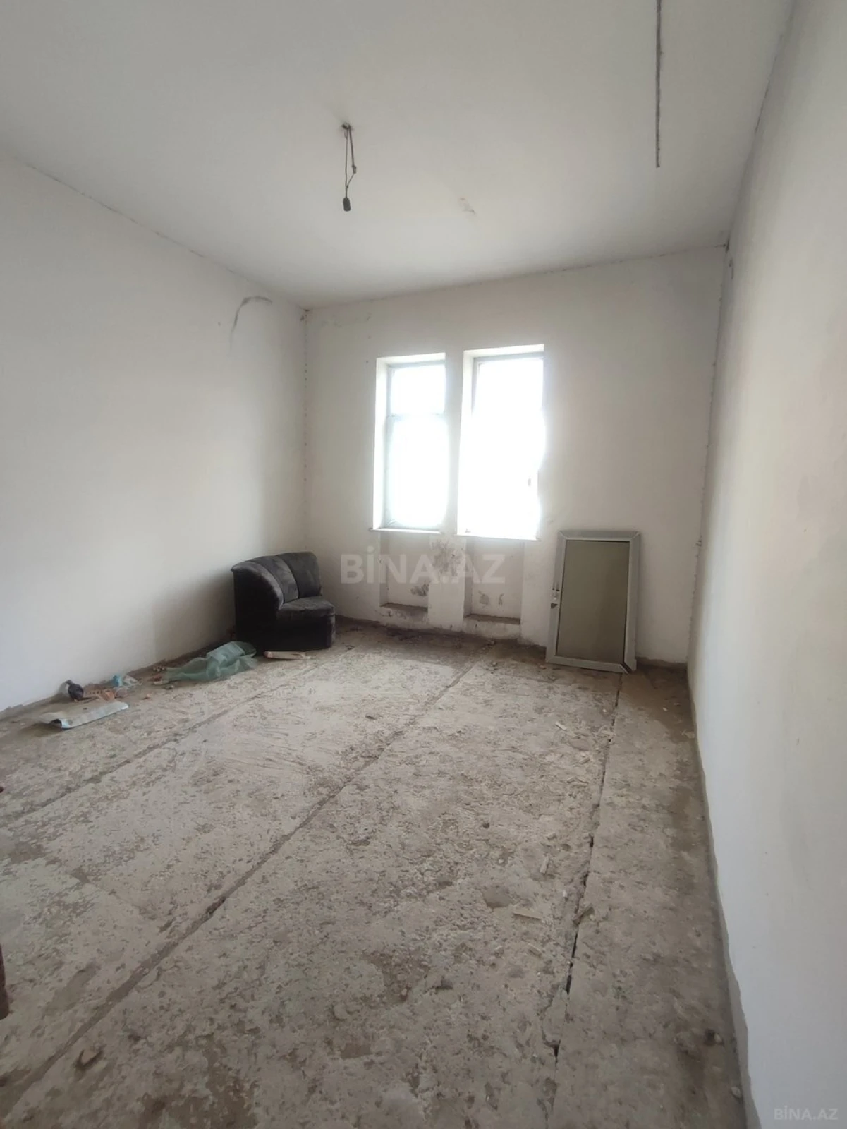 Satılır 7 otaqlı həyət evi 390 m²