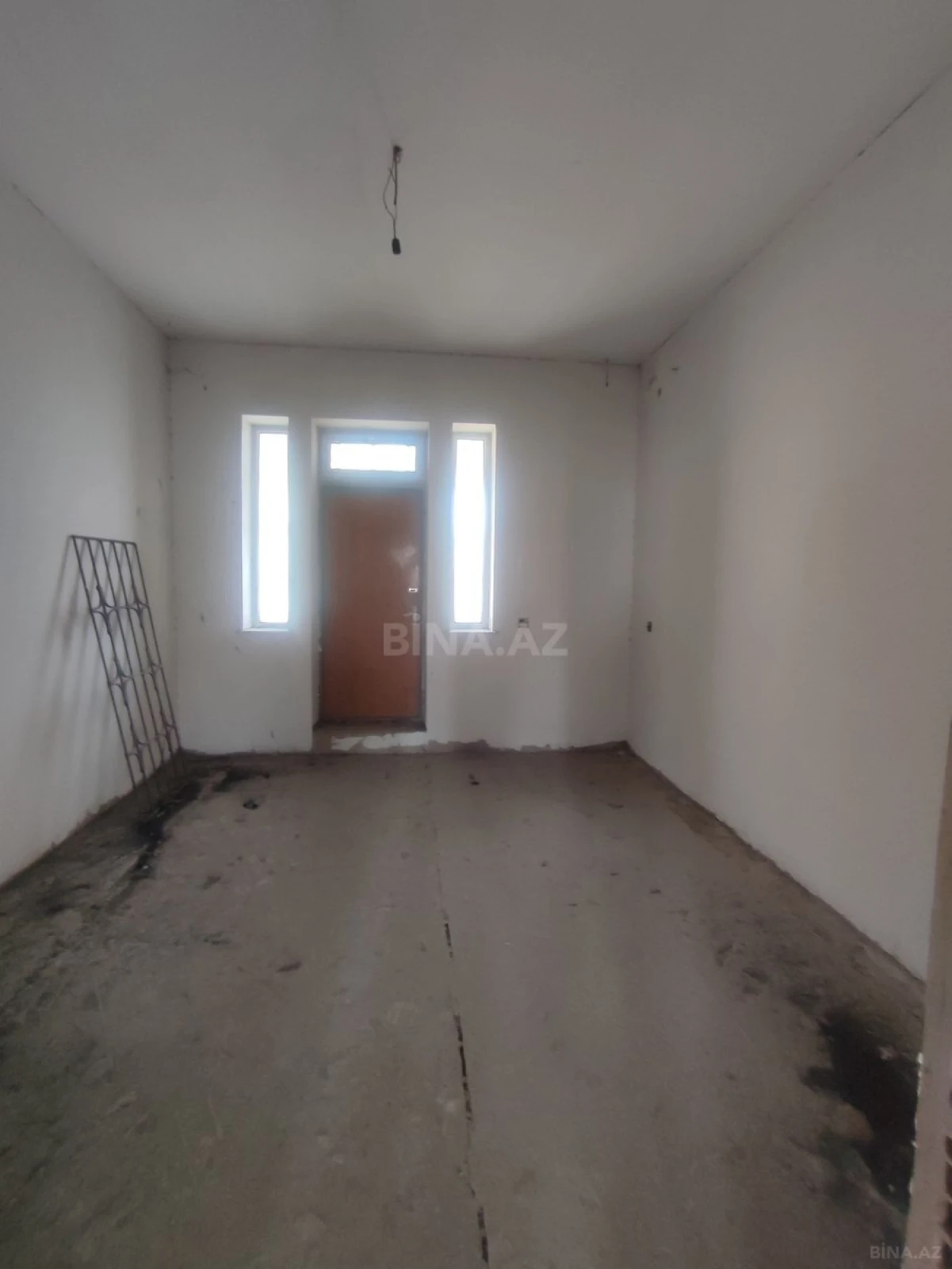 Satılır 7 otaqlı həyət evi 390 m²
