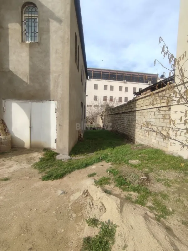 Satılır 7 otaqlı həyət evi 390 m²