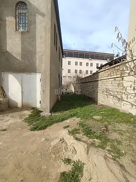 Satılır 7 otaqlı həyət evi 390 m²