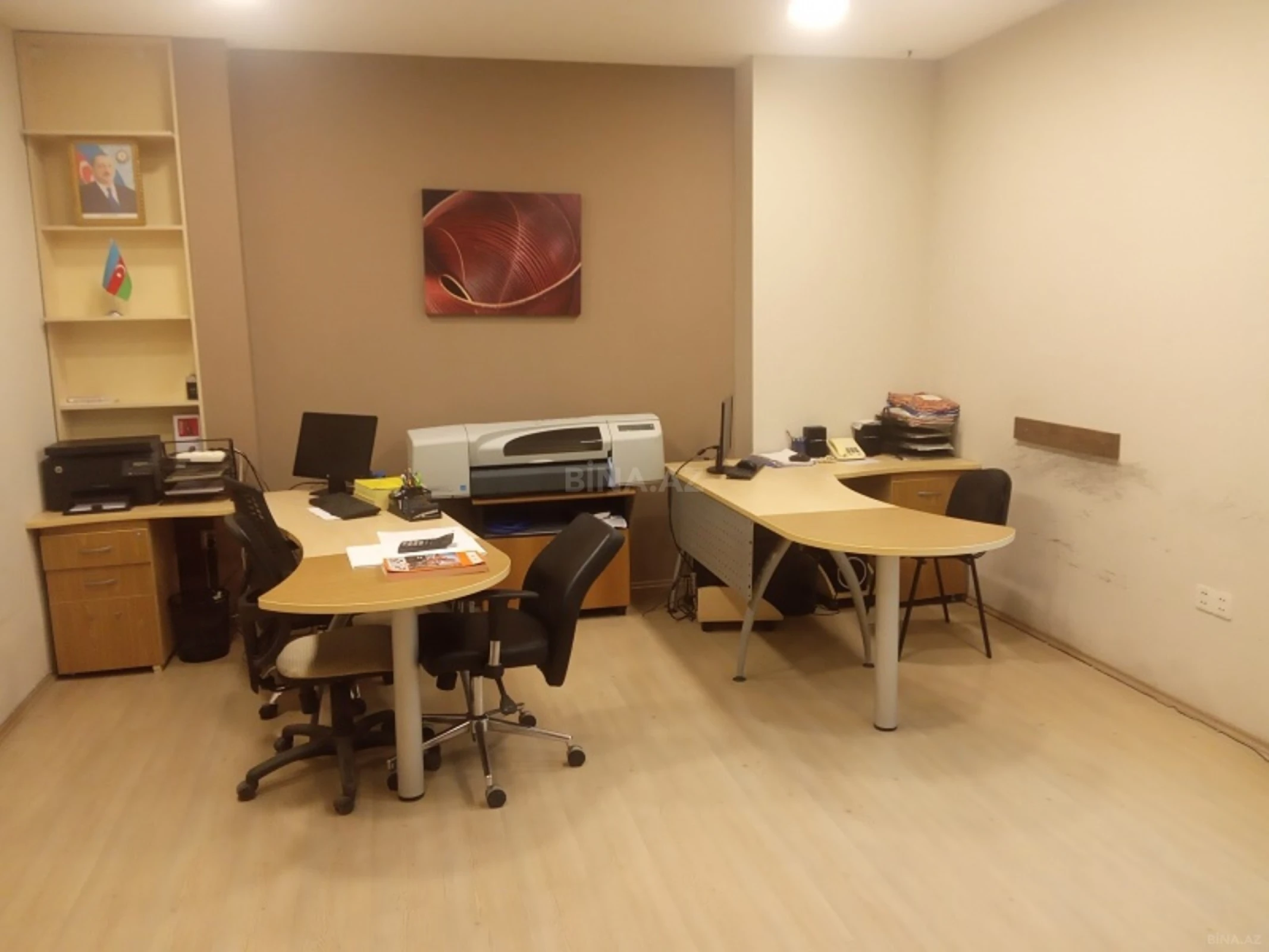 Kirayə verilir 4 otaqlı ofis 300 m²