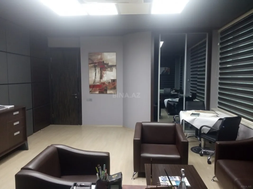 Kirayə verilir 4 otaqlı ofis 300 m²