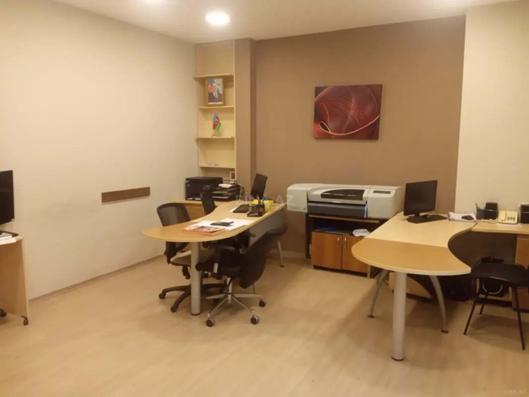 Kirayə verilir 4 otaqlı ofis 300 m²