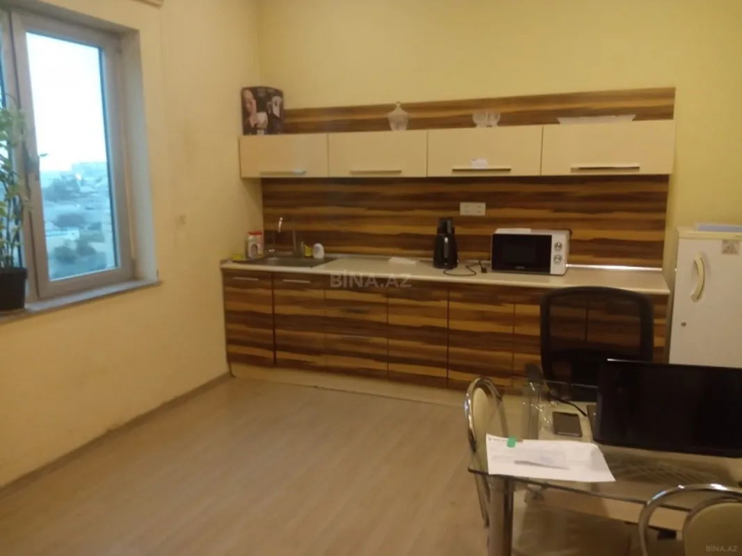 Kirayə verilir 4 otaqlı ofis 300 m²