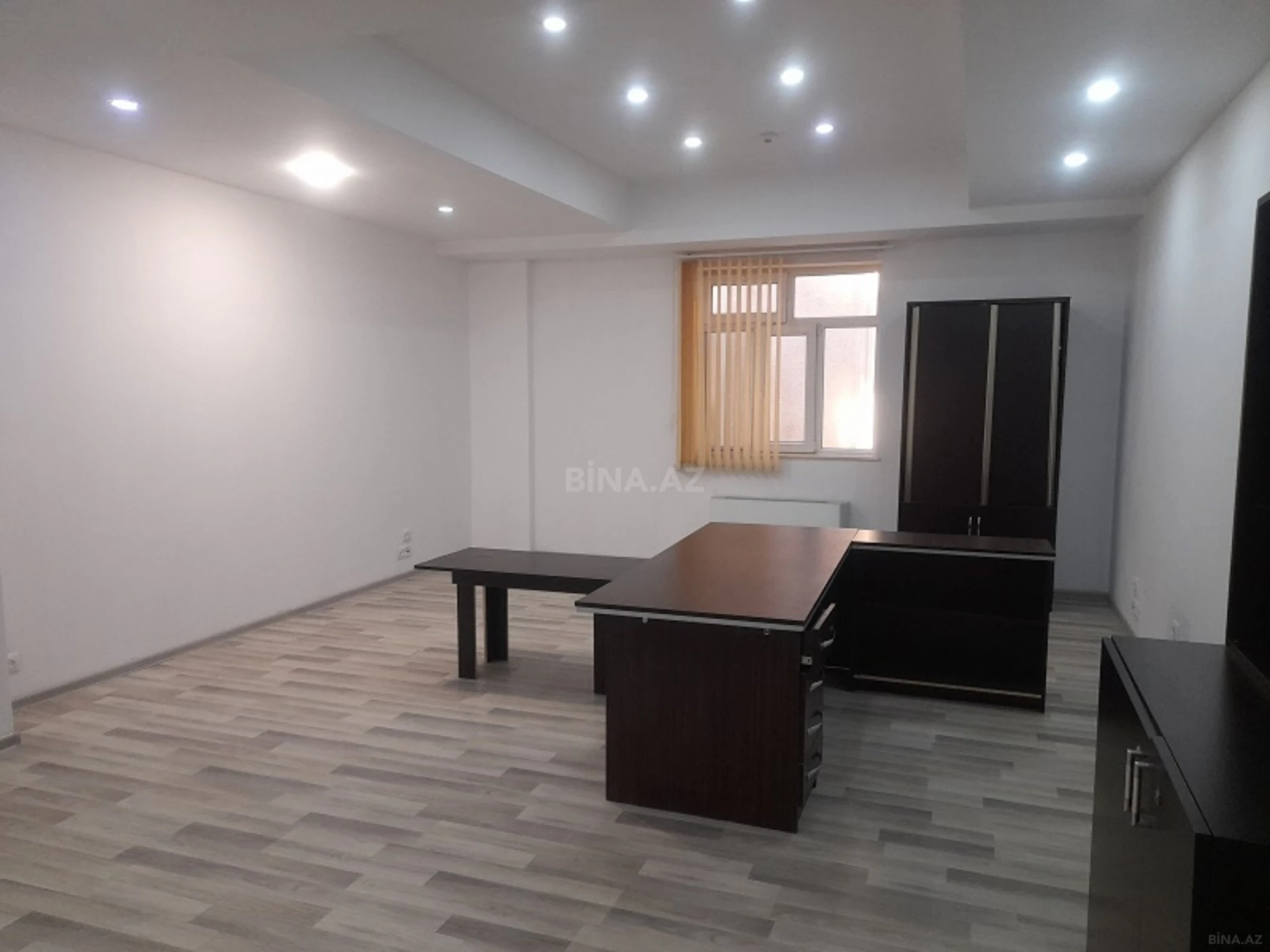 Kirayə verilir 3 otaqlı ofis 155 m²
