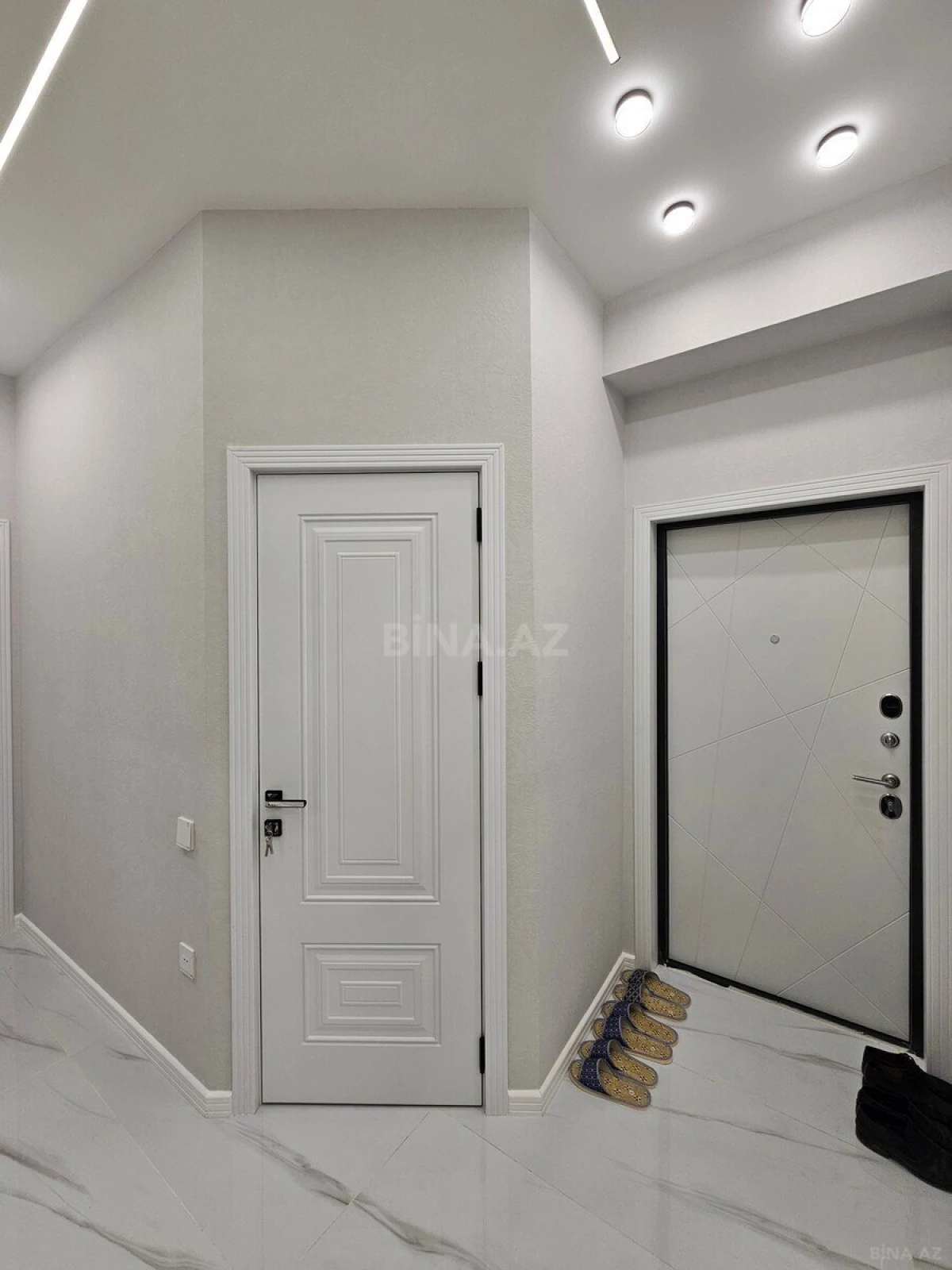 Satılır 2 otaqlı mənzil 70 m²