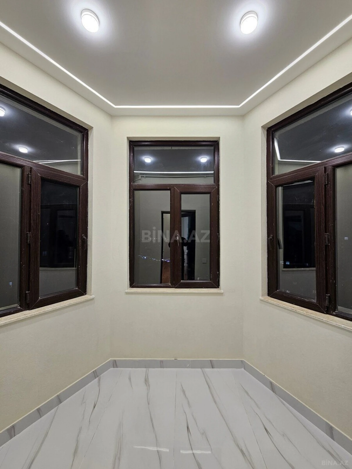 Satılır 2 otaqlı mənzil 70 m²