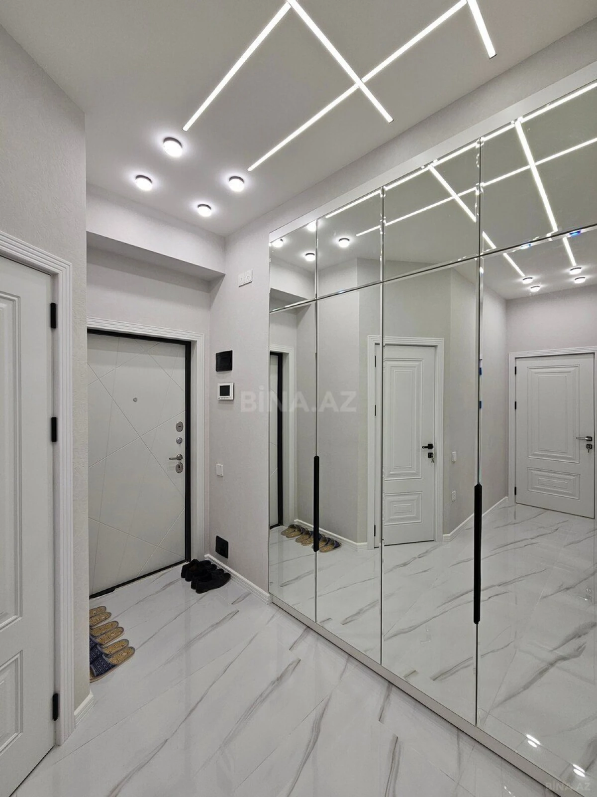 Satılır 2 otaqlı mənzil 70 m²