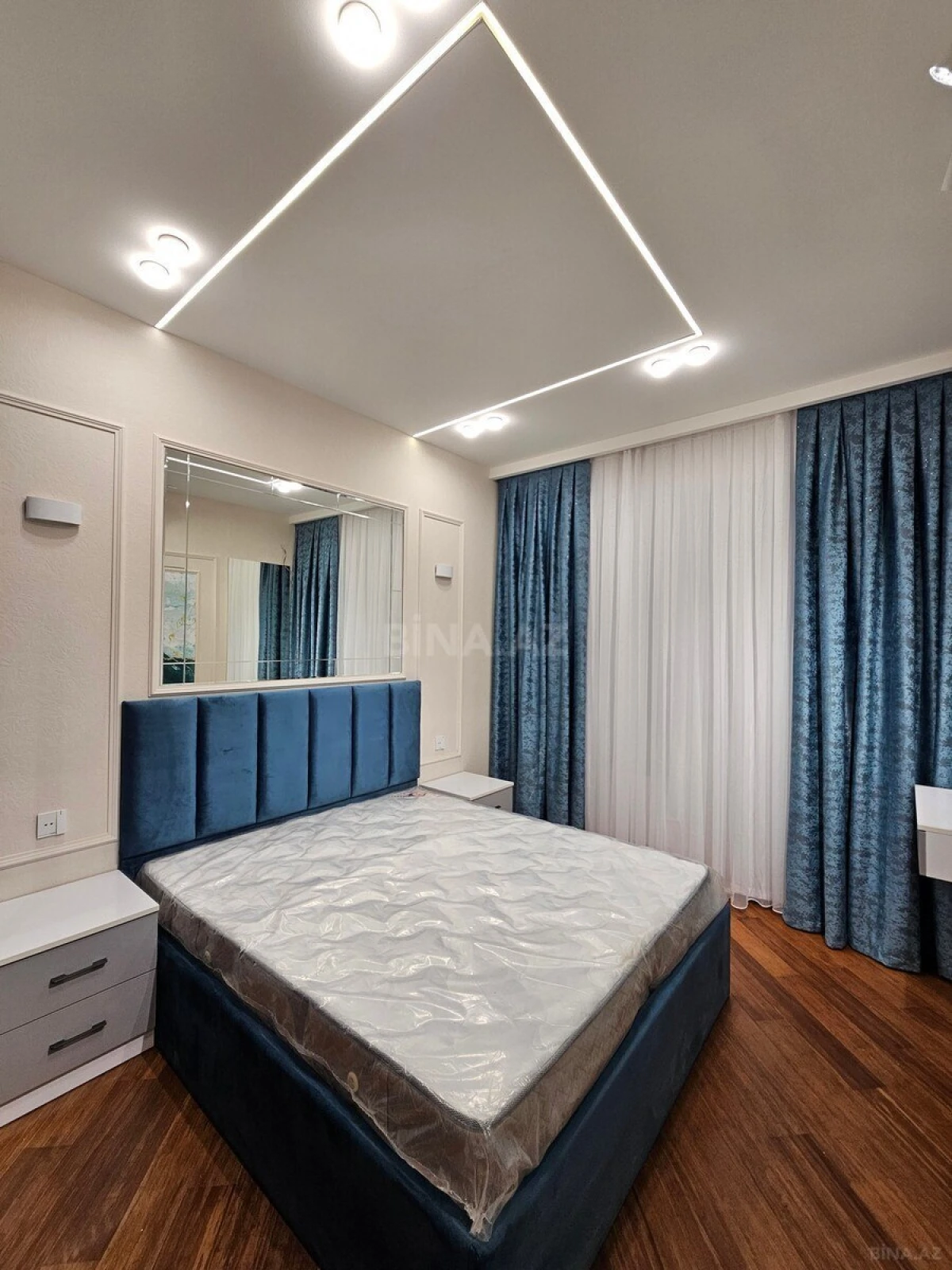 Satılır 2 otaqlı mənzil 70 m²