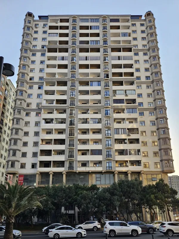 Satılır 2 otaqlı mənzil 70 m²