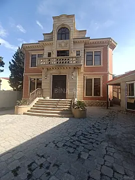 Satılır 5 otaqlı həyət evi 300 m²