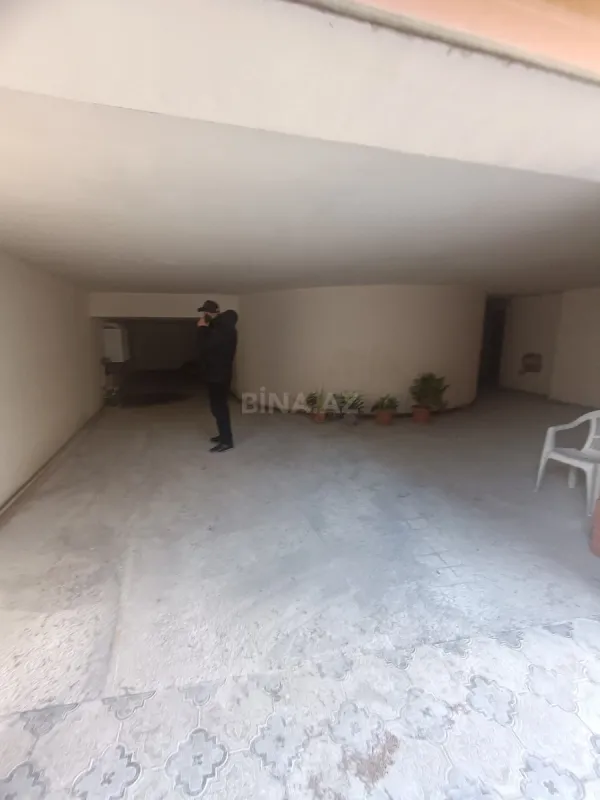 Satılır 5 otaqlı həyət evi 300 m²