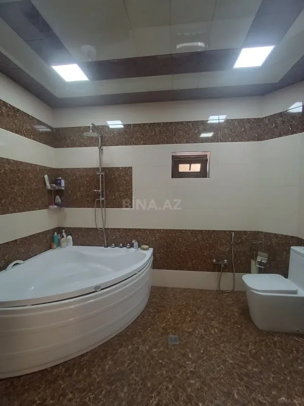 Satılır 5 otaqlı həyət evi 300 m²