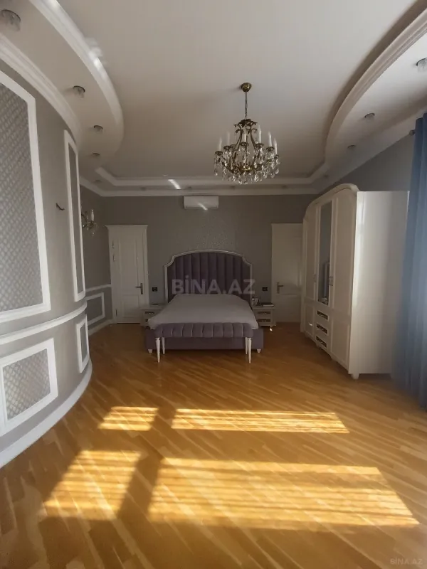 Satılır 5 otaqlı həyət evi 300 m²