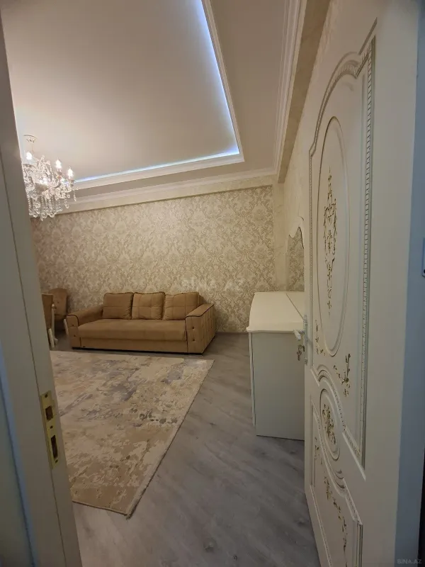 Kirayə verilir 2 otaqlı mənzil 78 m²