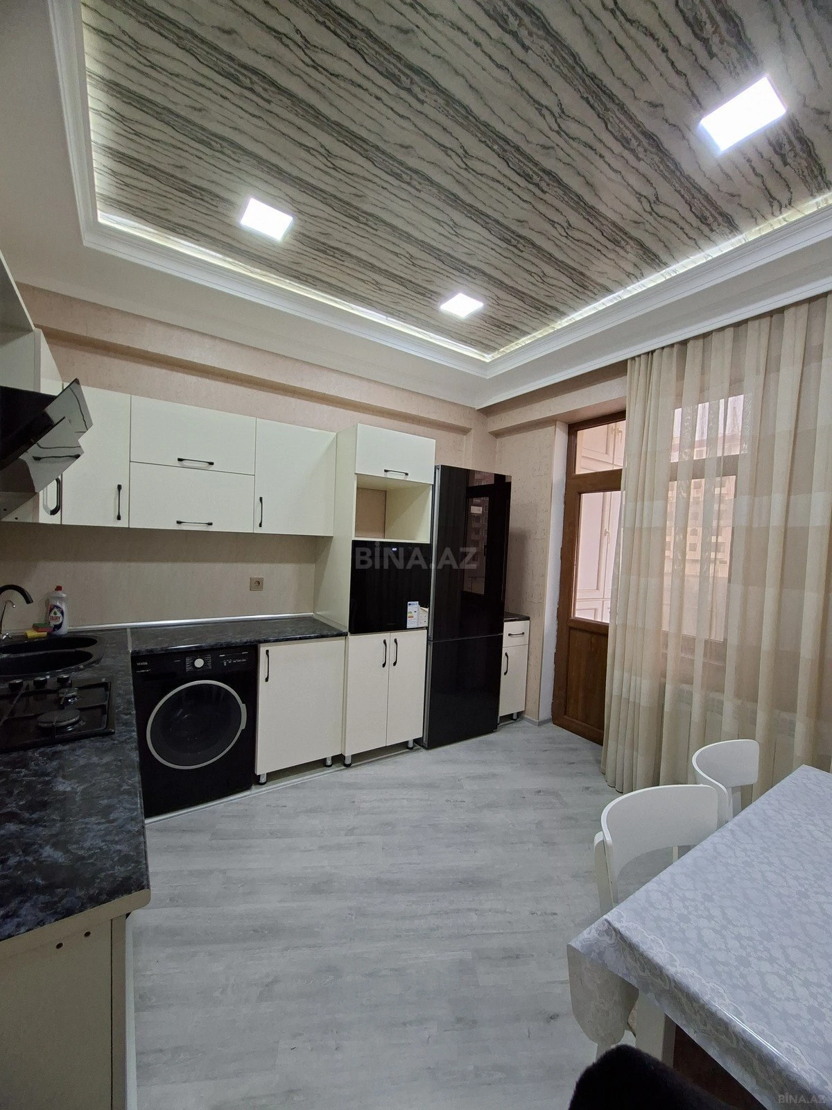 Kirayə verilir 2 otaqlı mənzil 78 m²