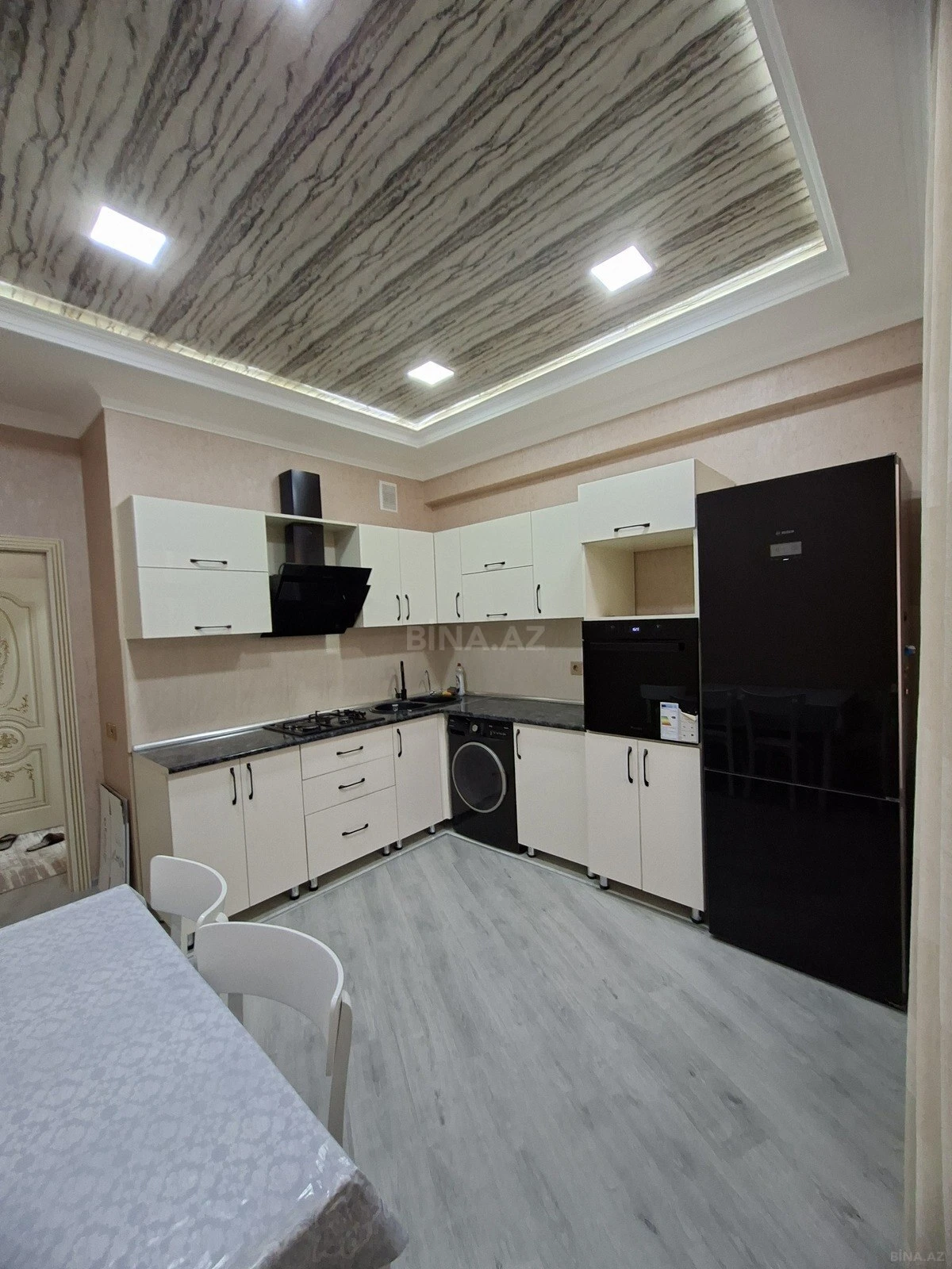 Kirayə verilir 2 otaqlı mənzil 78 m²