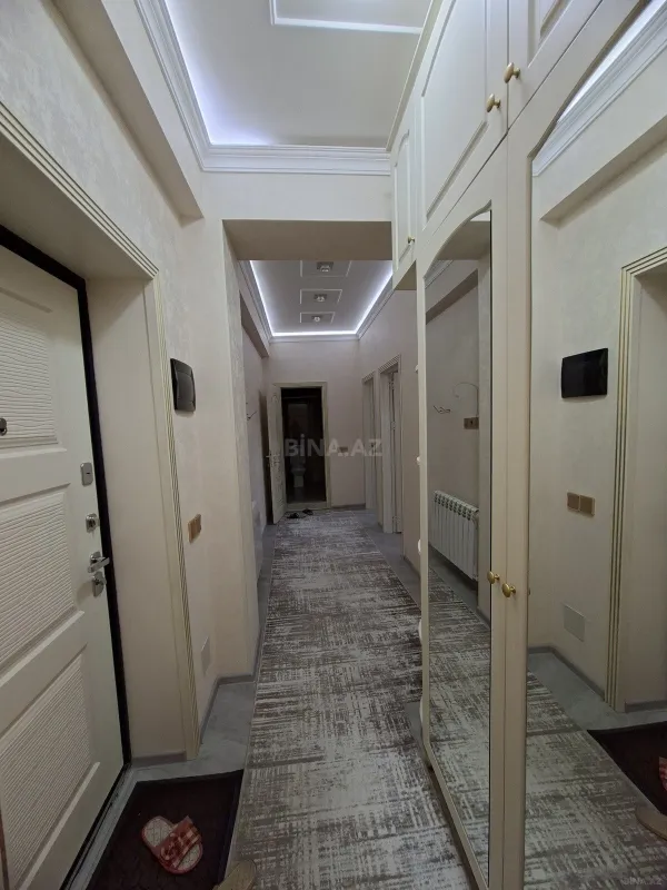 Kirayə verilir 2 otaqlı mənzil 78 m²