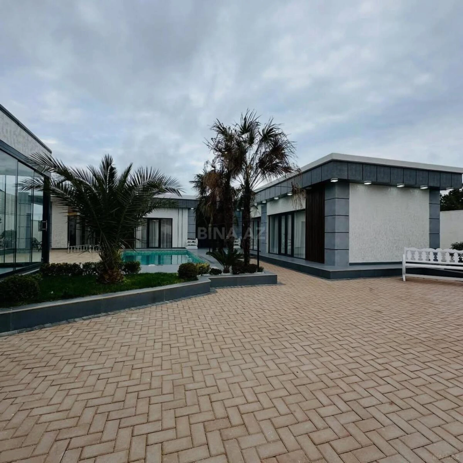 Kirayə verilir 4 otaqlı həyət evi 240 m²