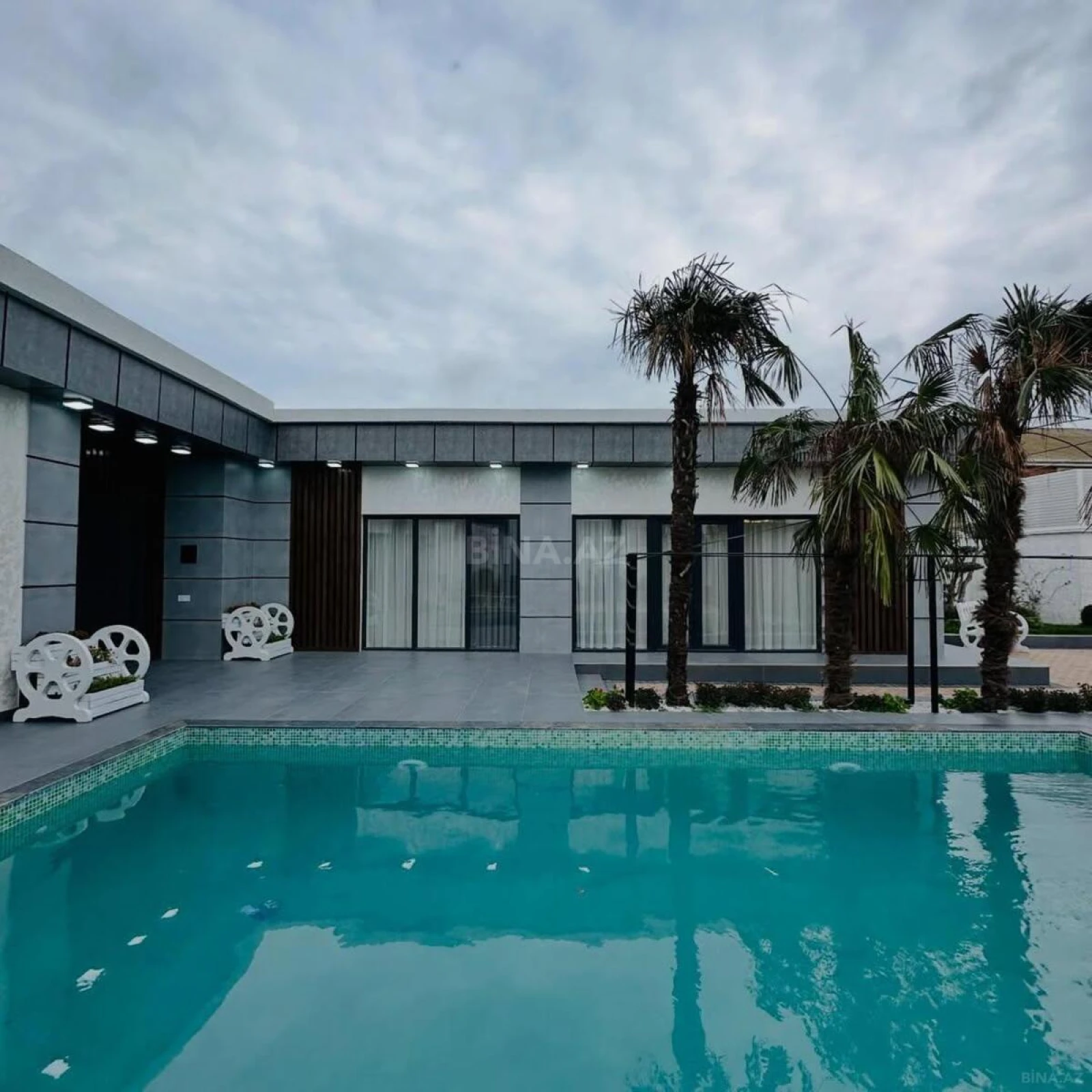 Kirayə verilir 4 otaqlı həyət evi 240 m²