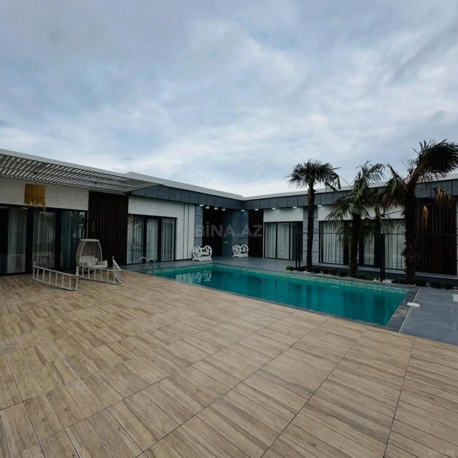 Kirayə verilir 4 otaqlı həyət evi 240 m²