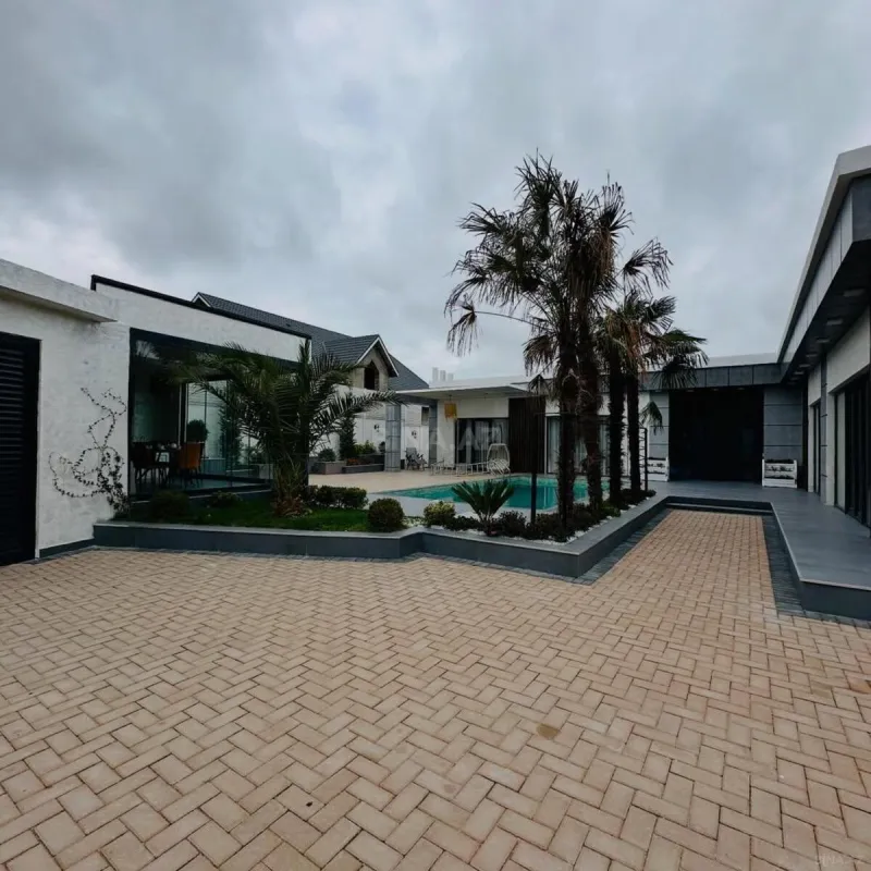 Kirayə verilir 4 otaqlı həyət evi 240 m²