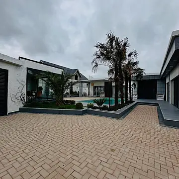 Kirayə verilir 4 otaqlı həyət evi 240 m²