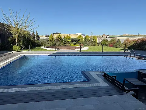 Kirayə verilir 5 otaqlı həyət evi 370 m²