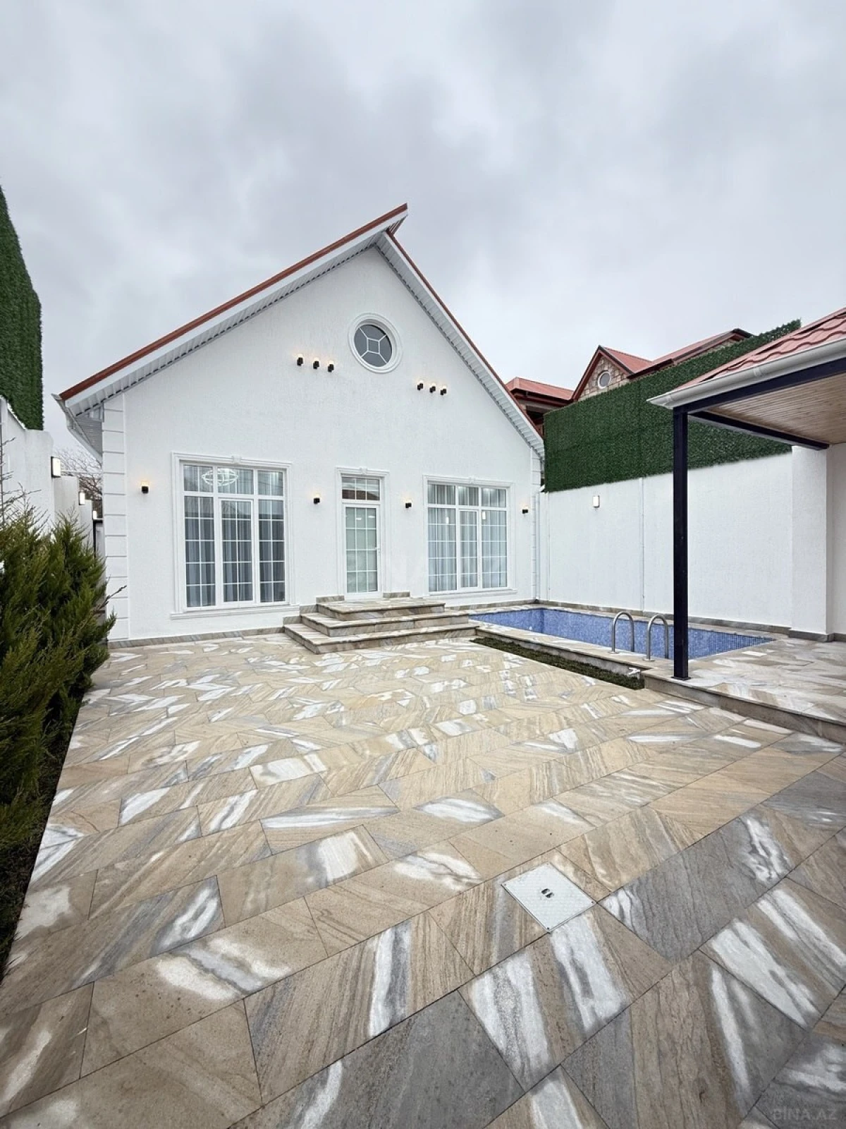 Satılır 4 otaqlı həyət evi 140 m²