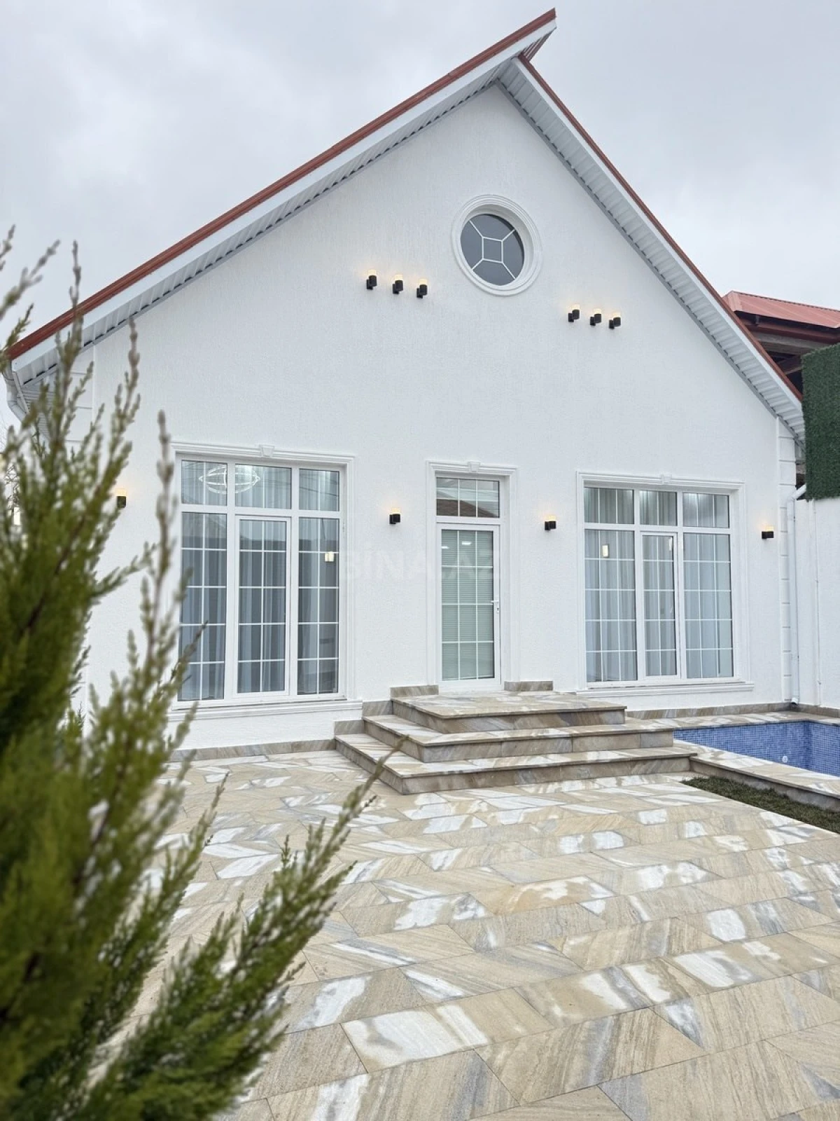 Satılır 4 otaqlı həyət evi 140 m²