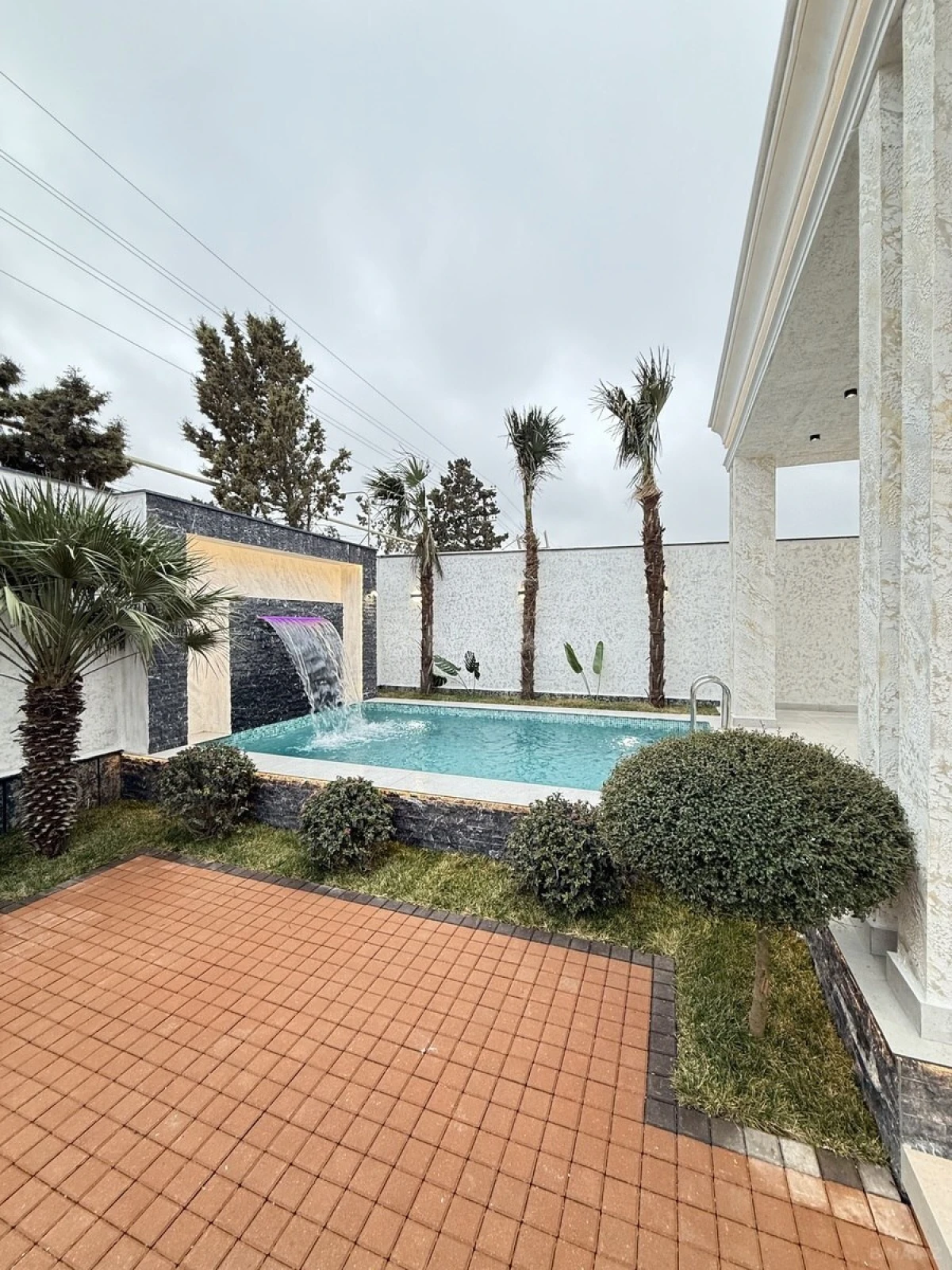 Satılır 4 otaqlı həyət evi 150 m²