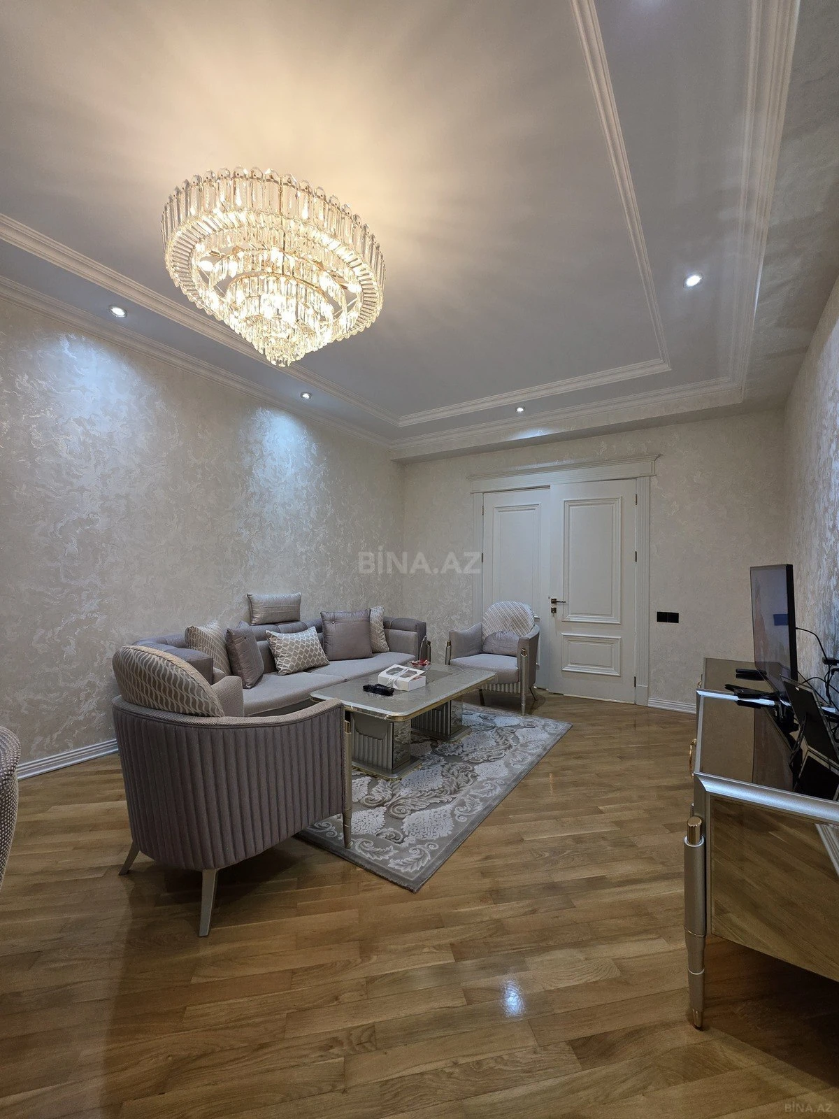 Satılır 3 otaqlı mənzil 120 m²