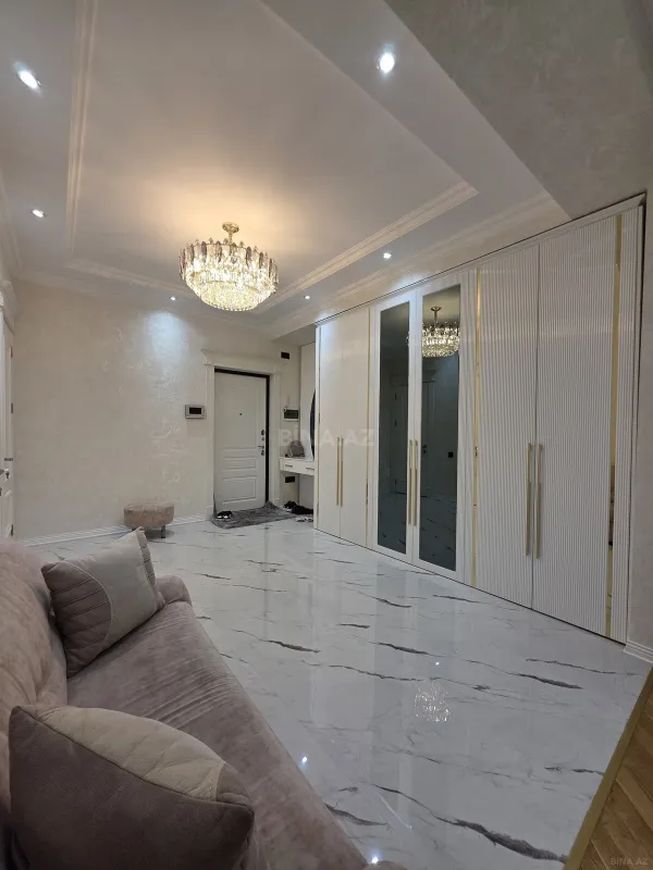 Satılır 3 otaqlı mənzil 120 m²