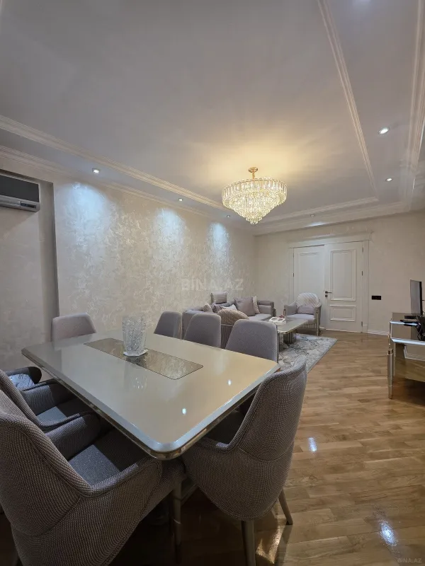 Satılır 3 otaqlı mənzil 120 m²