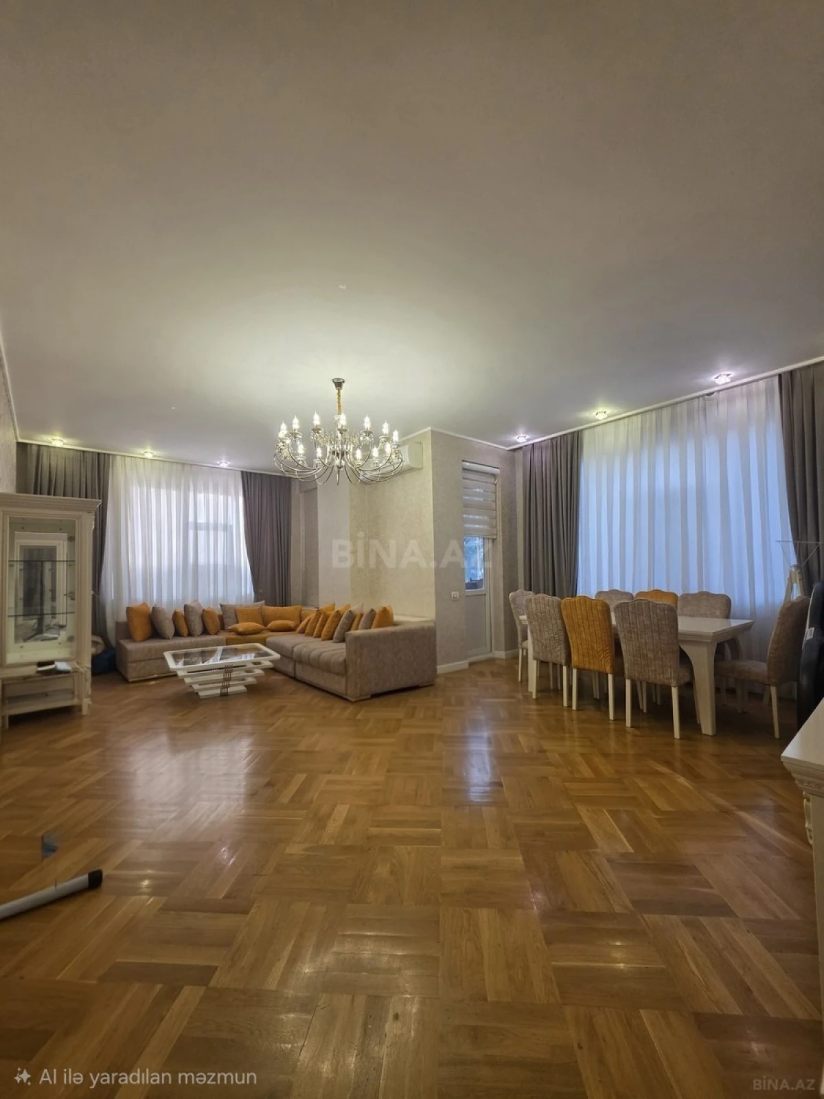 Satılır 3 otaqlı mənzil 131 m²