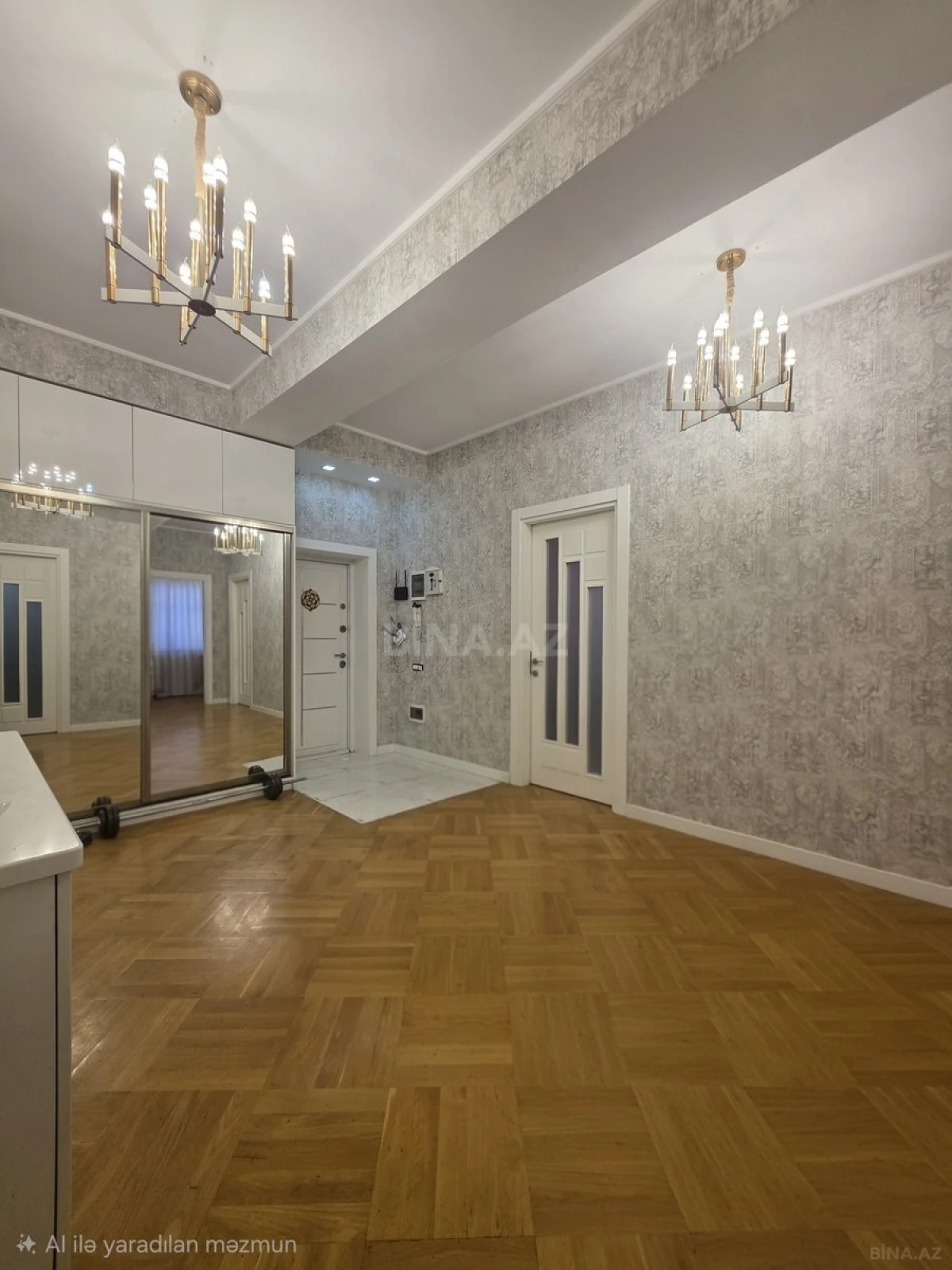 Satılır 3 otaqlı mənzil 131 m²