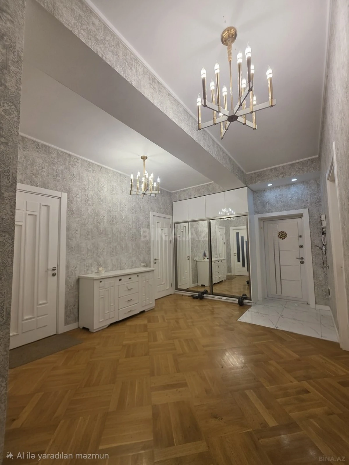 Satılır 3 otaqlı mənzil 131 m²