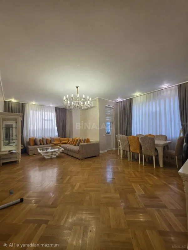 Satılır 3 otaqlı mənzil 131 m²