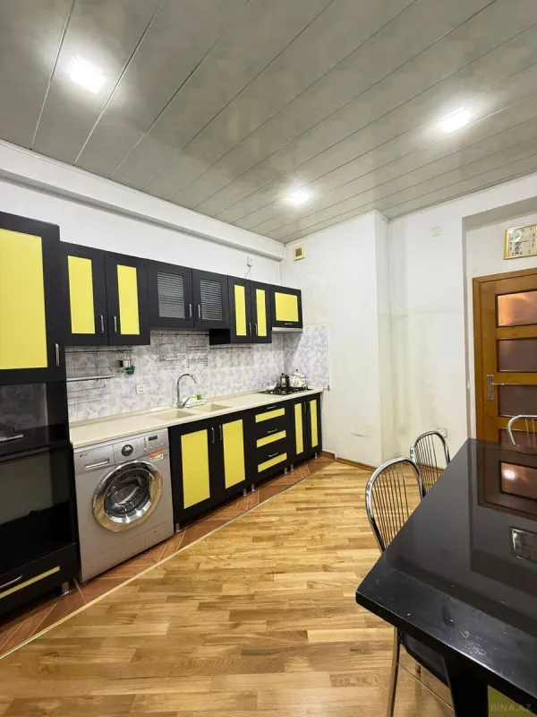 Satılır 3 otaqlı mənzil 110 m²
