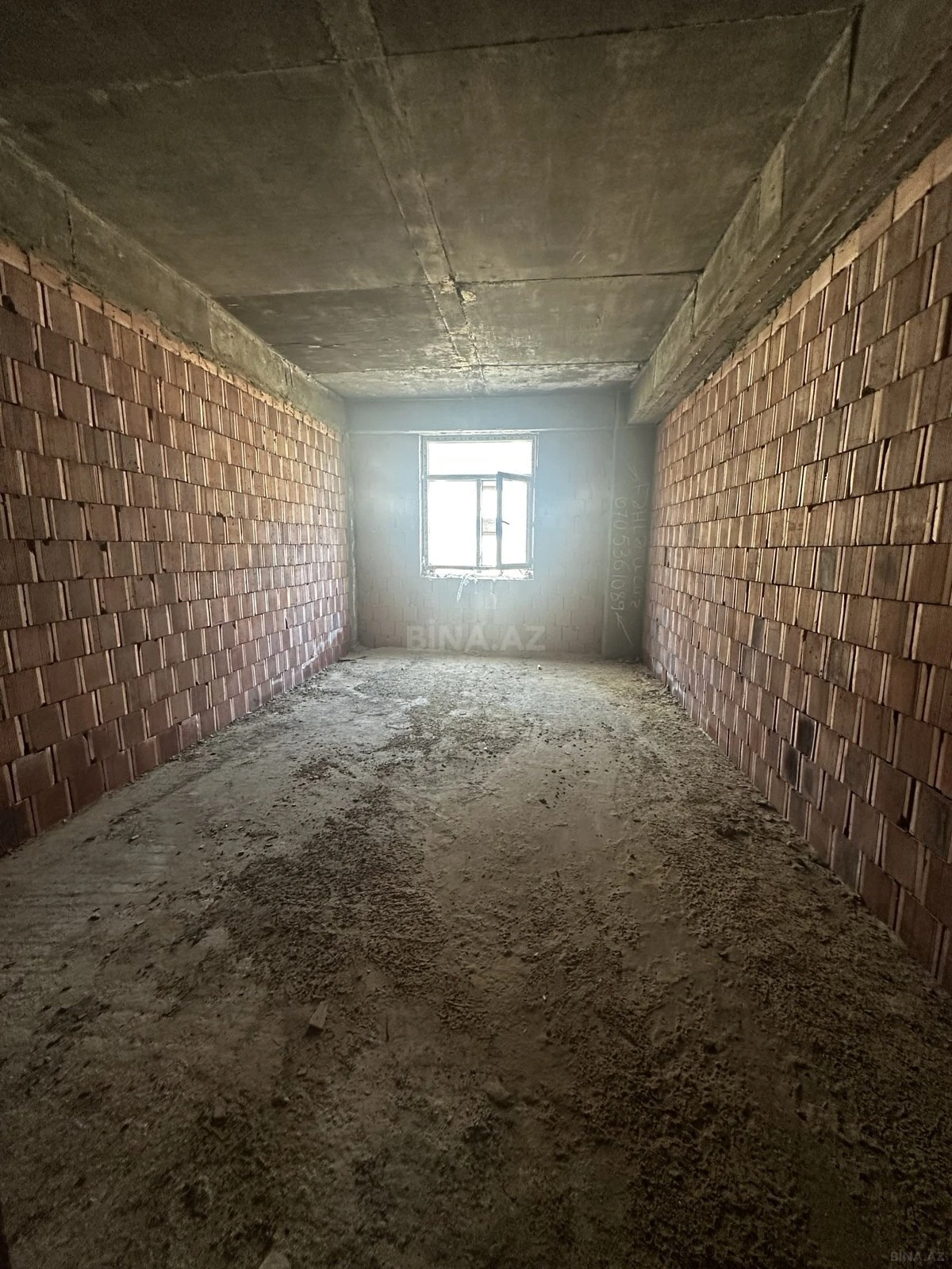 Satılır 2 otaqlı mənzil 78 m²