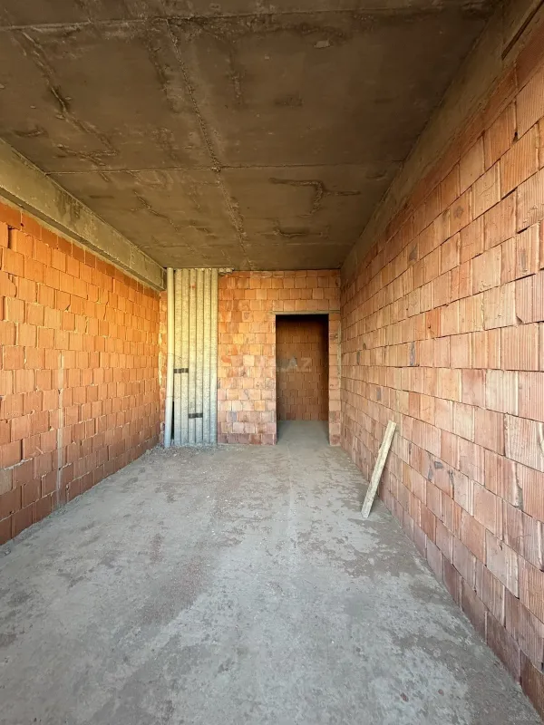 Satılır 2 otaqlı mənzil 78 m²