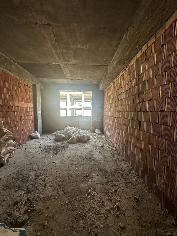 Satılır 2 otaqlı mənzil 78 m²