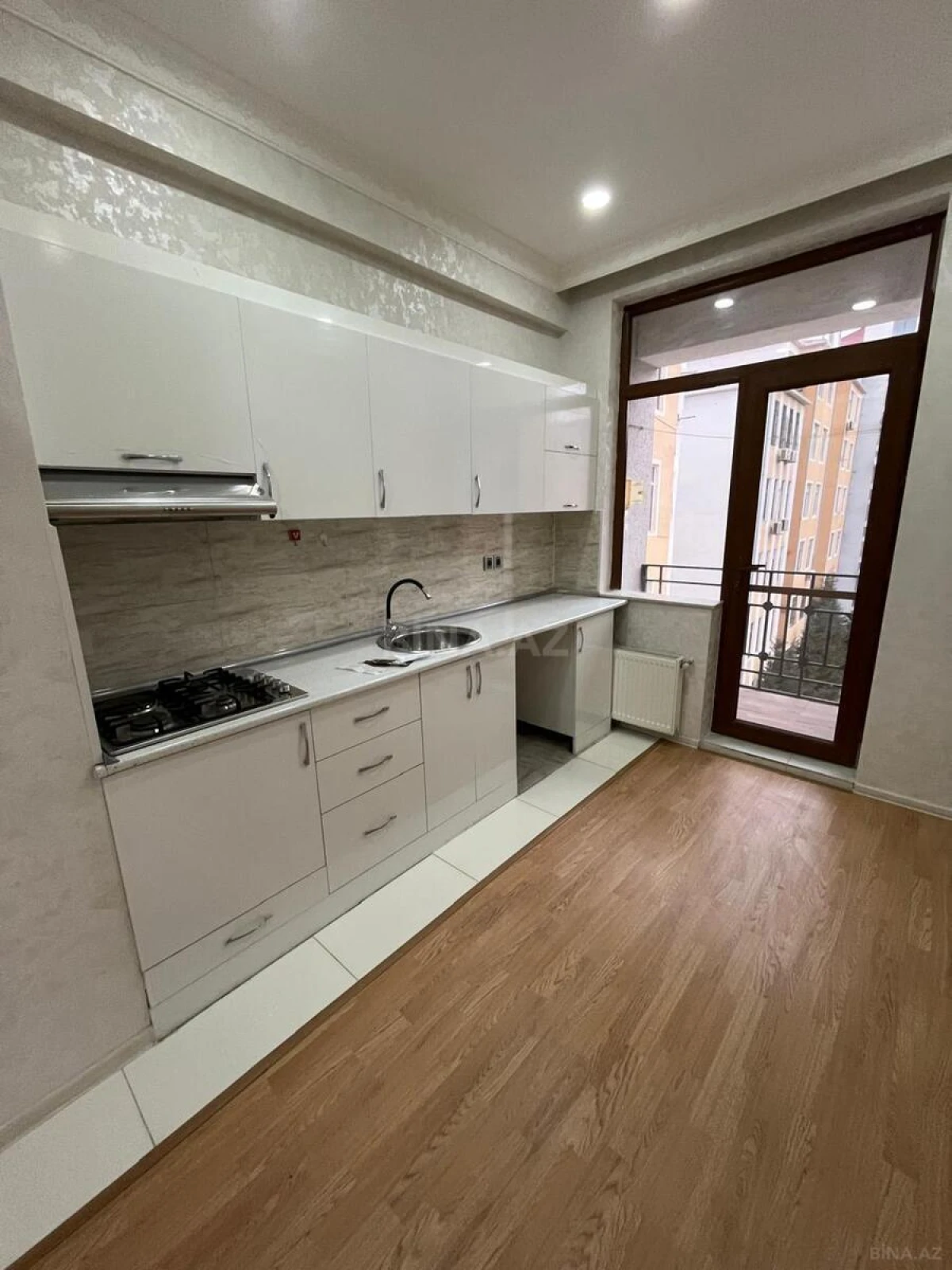 Satılır 3 otaqlı mənzil 68 m²