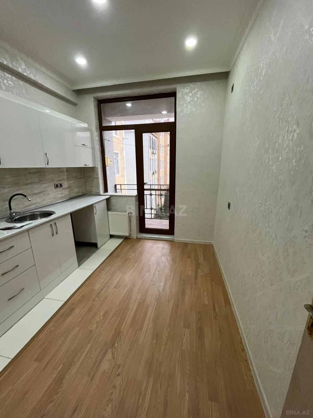 Satılır 3 otaqlı mənzil 68 m²