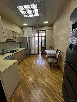 Kirayə verilir 3 otaqlı mənzil 100 m² — Bakı, Nərimanov 3 otaq 100.00 m²