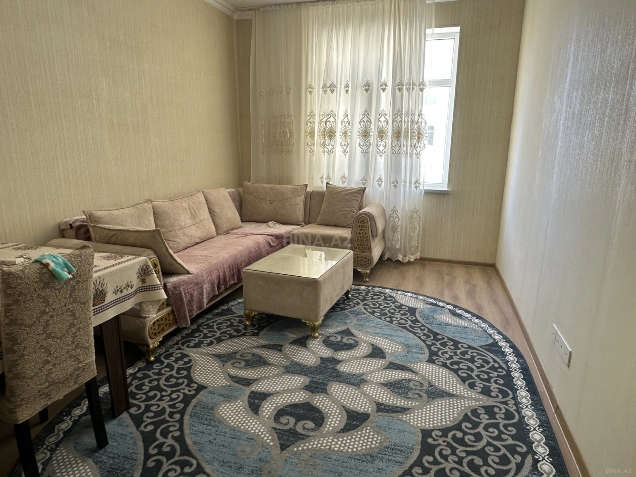 Kirayə verilir 2 otaqlı mənzil 60 m²