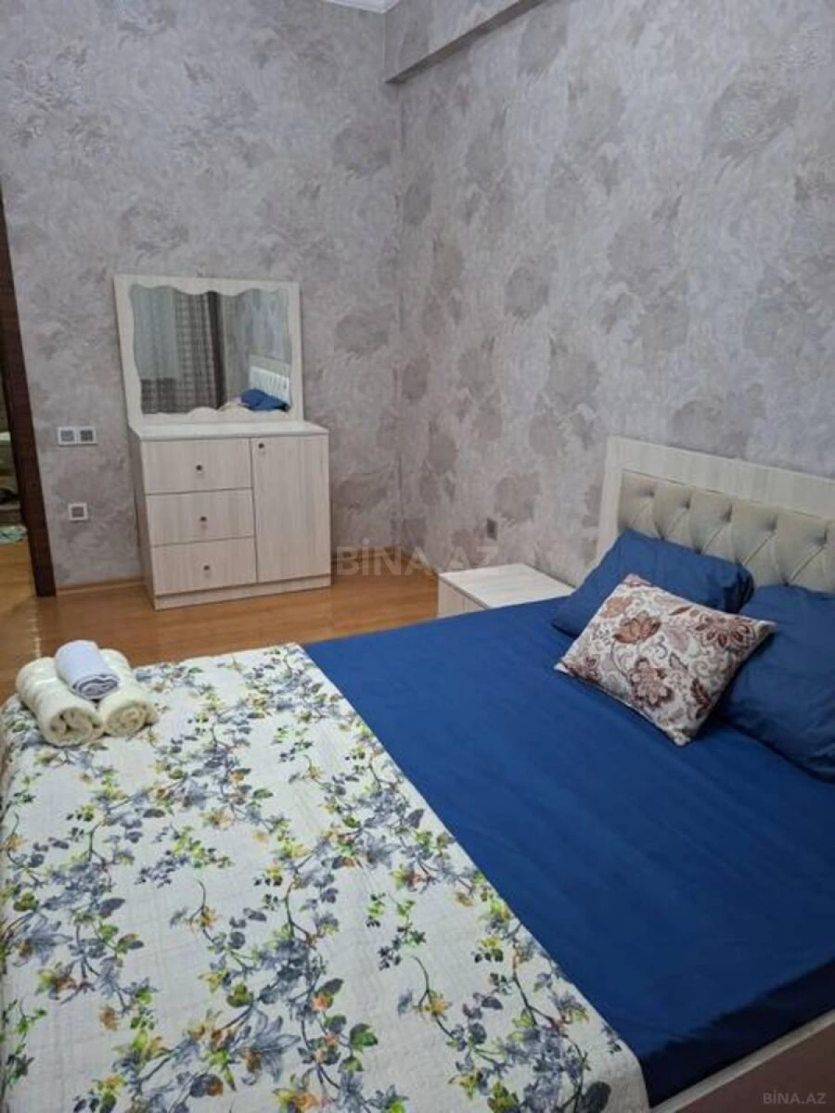 Kirayə verilir 2 otaqlı mənzil 70 m²