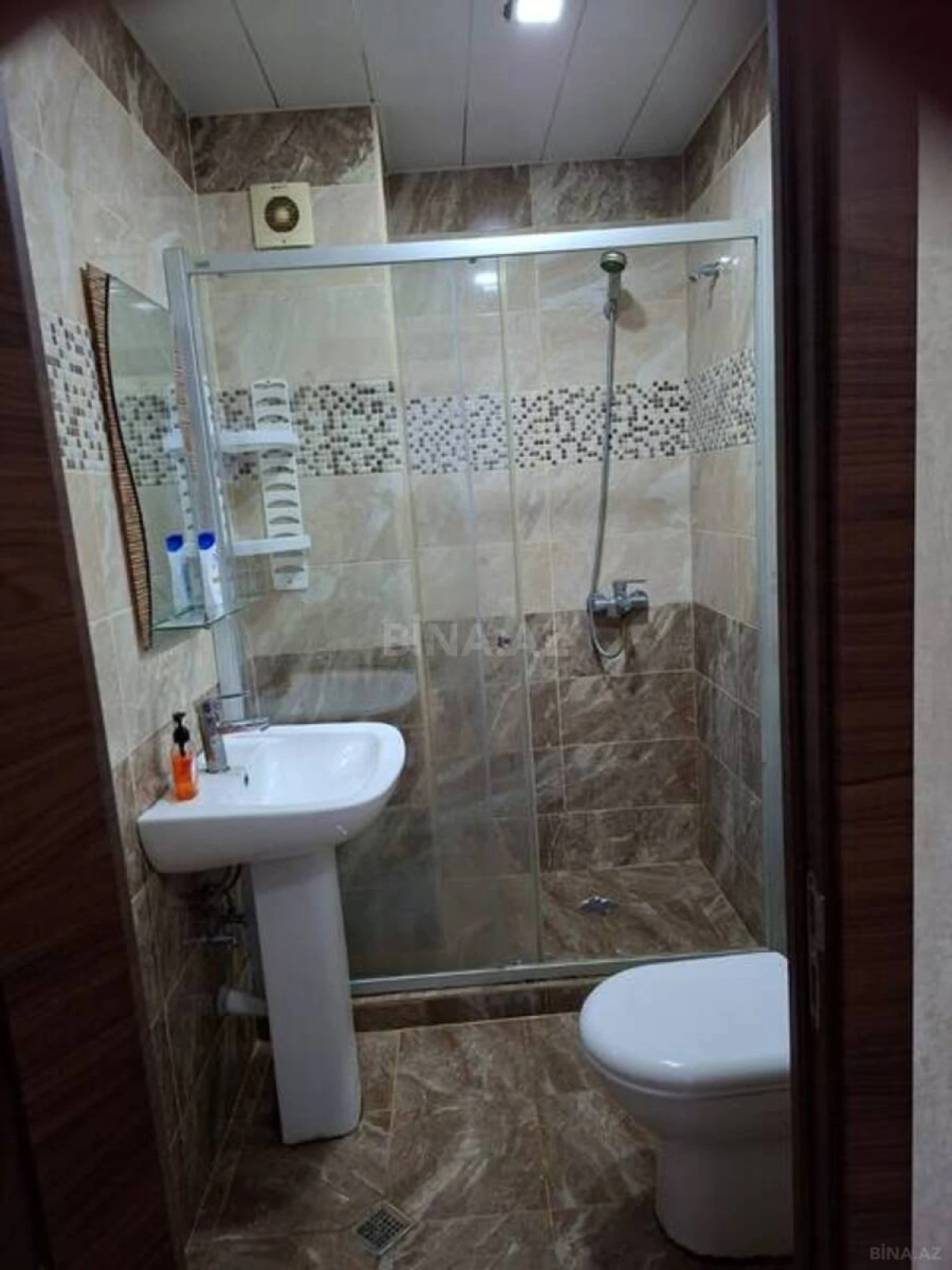 Kirayə verilir 2 otaqlı mənzil 70 m²